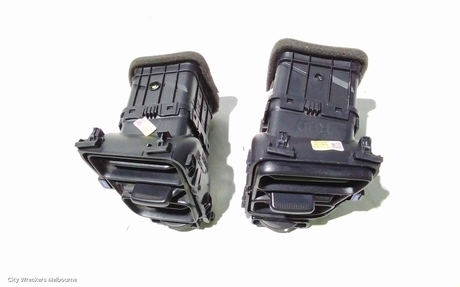 KIA RIO, YB, 12/2016 - 06/2023, CENTRE AIRVENT: 106728