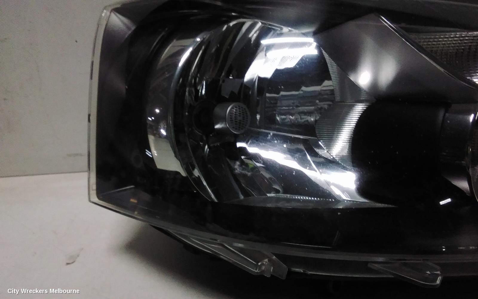 VOLKSWAGEN TRANSPORTER RIGHT HEADLAMP, T5, TRANSPORTER, 10/2010 - 06/2015