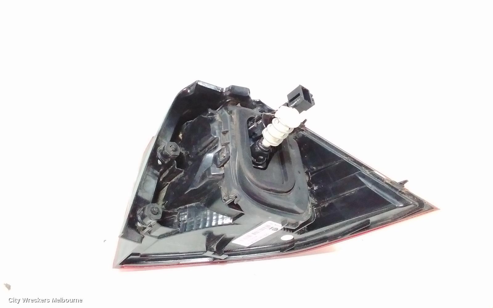 VOLKSWAGEN GOLF LEFT TAILLIGHT, GEN 7, HATCH, STANDARD, TRENDLINE/COMFORTLINE, NON LED TYPE, NON TINTED TYPE, 01/2013 - 03/2017