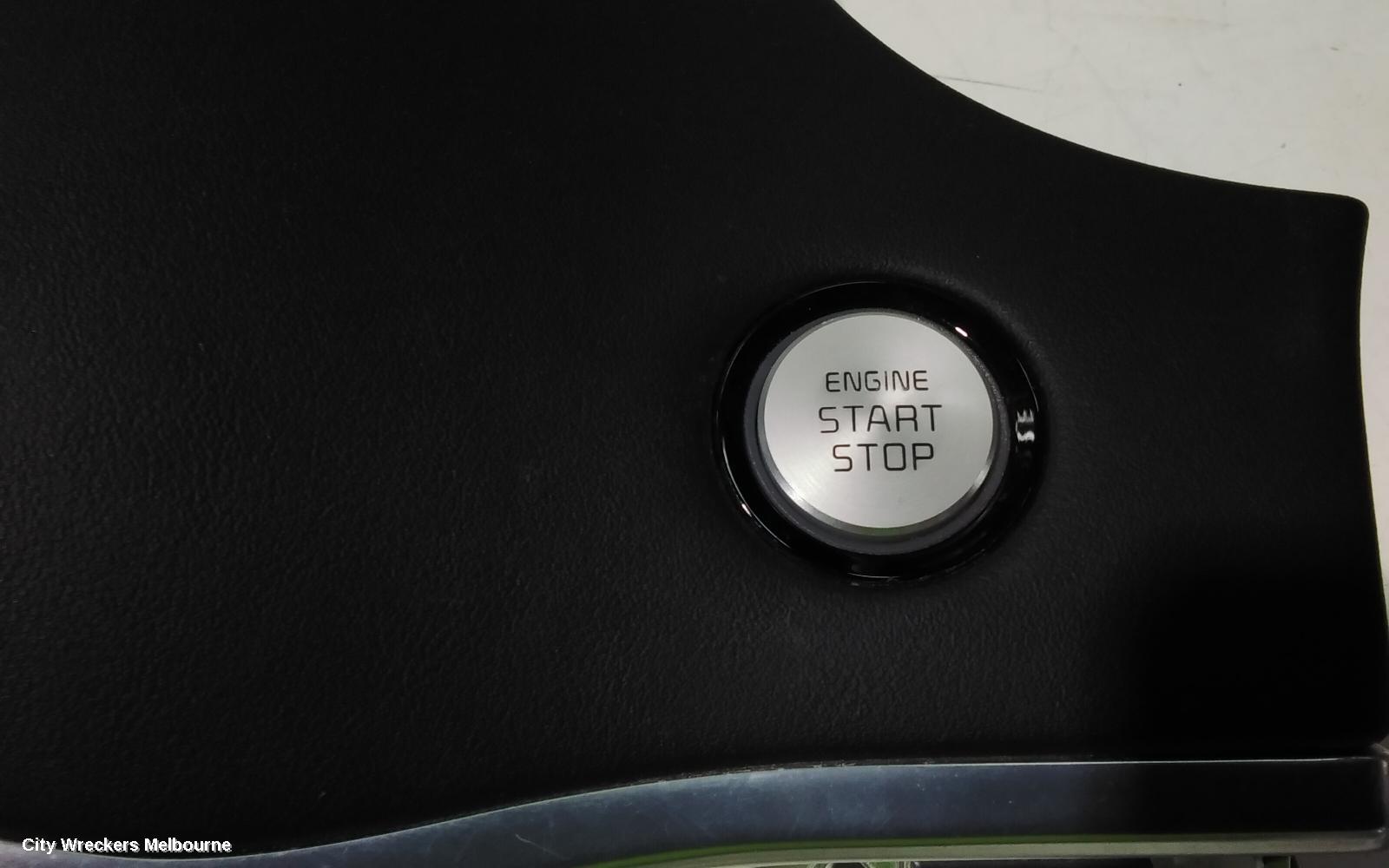 KIA STINGER, CK, 06/2017 - 04/2023, CENTRE AIRVENT WITH PUSH BOTTON: 106805