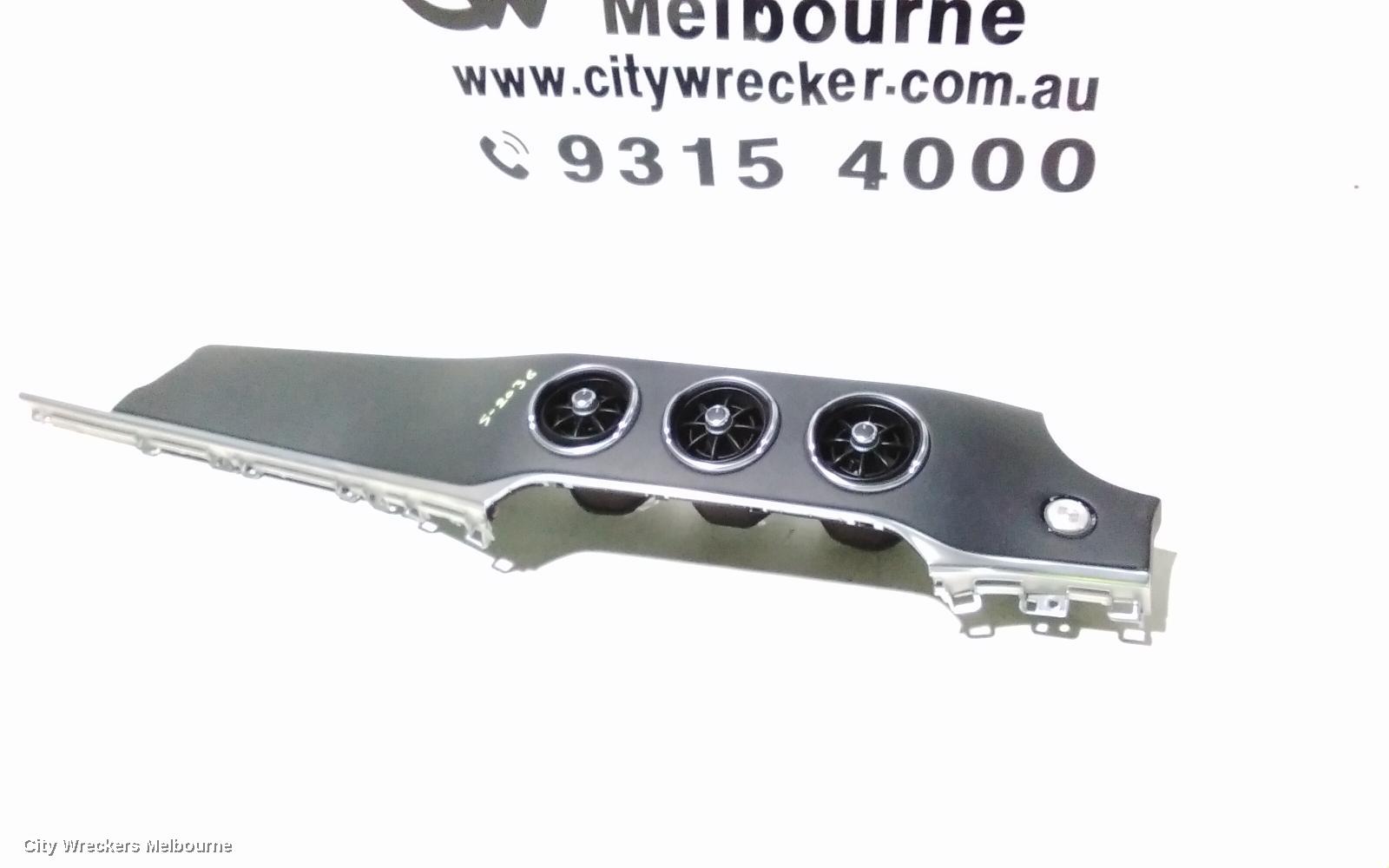 KIA STINGER, CK, 06/2017 - 04/2023, CENTRE AIRVENT WITH PUSH BOTTON: 106805
