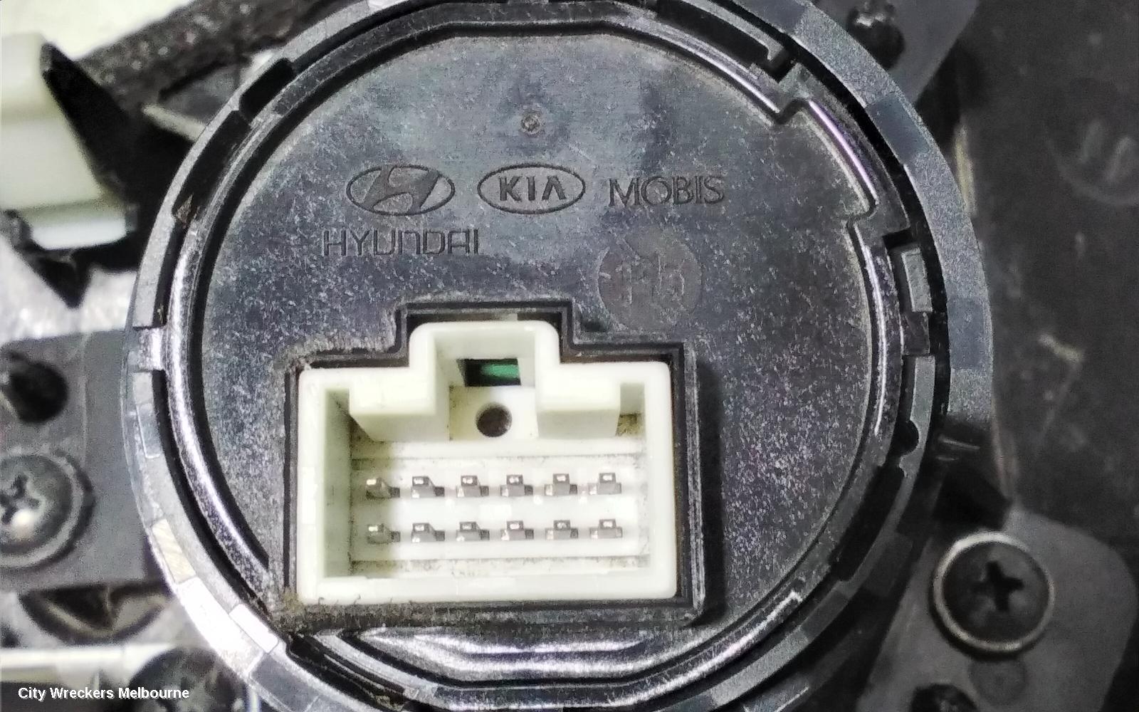 KIA STINGER, CK, 06/2017 - 04/2023, CENTRE AIRVENT WITH PUSH BOTTON: 106805
