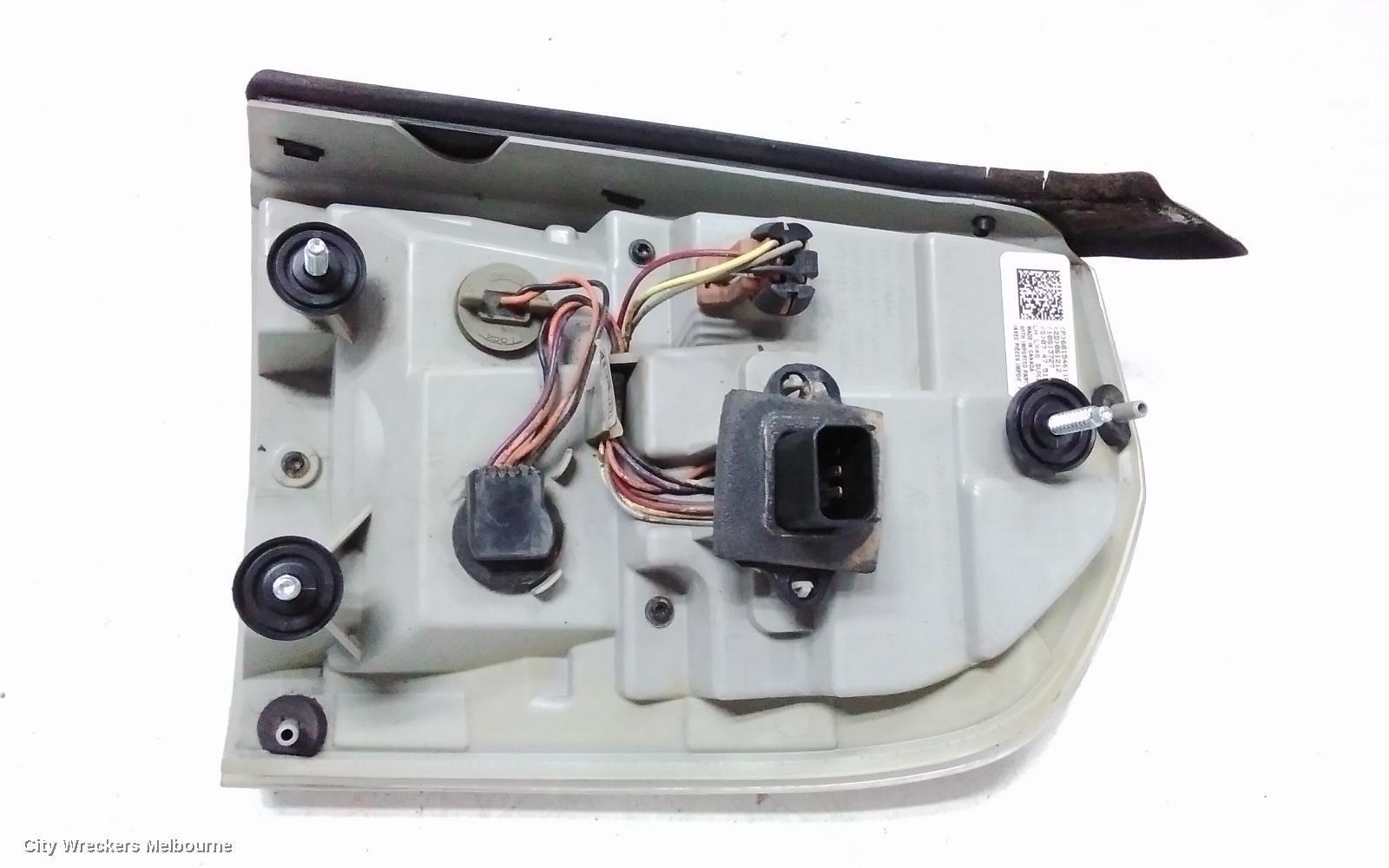 CHRYSLER 300C LEFT TAILLIGHT, LX2, 05/2012 - 12/2014