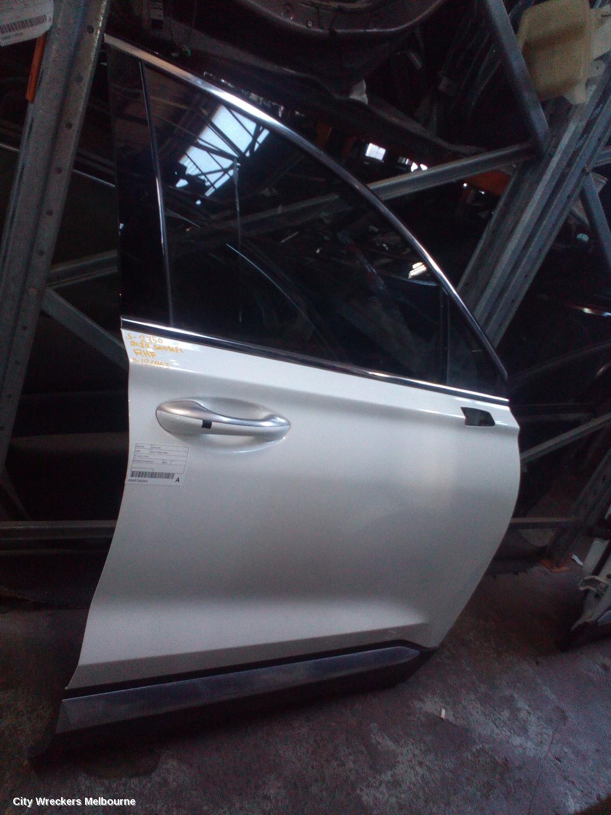 HYUNDAI SANTA FE RIGHT FRONT DOOR, TM, 03/2018 - 10/2023