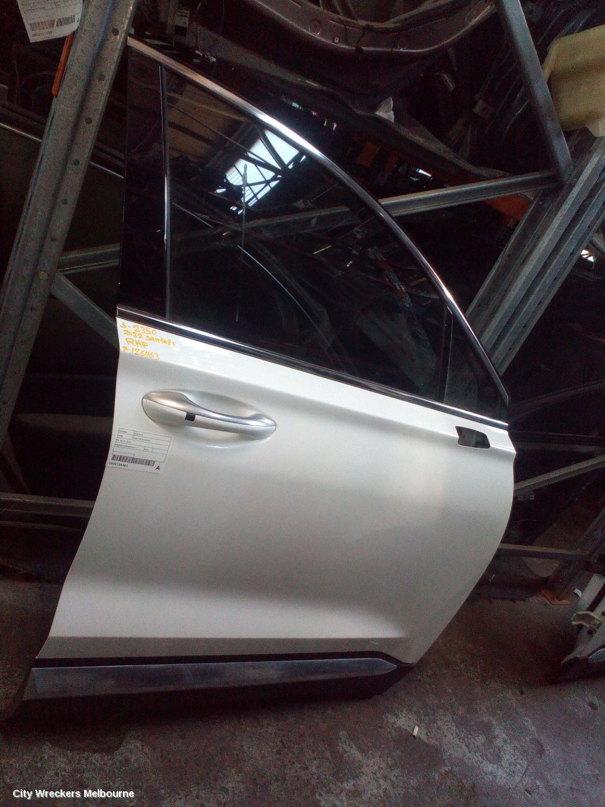 HYUNDAI SANTA FE RIGHT FRONT DOOR, TM, 03/2018 - 10/2023