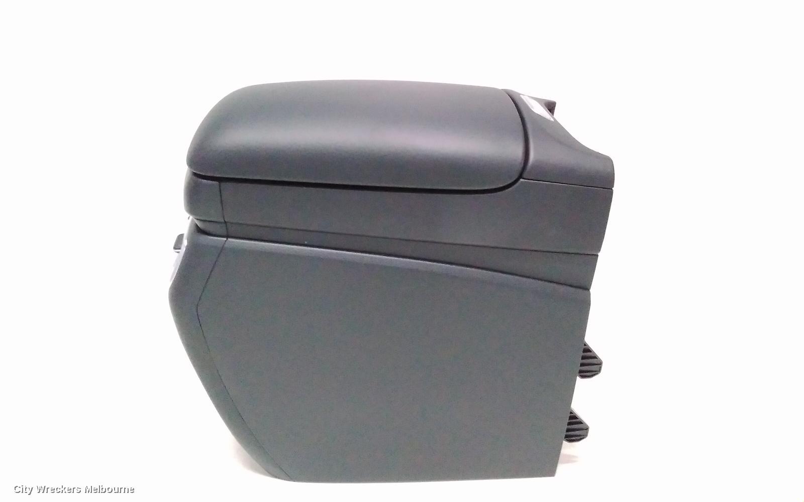 HYUNDAI SANTA FE CONSOLE, AUTO T/M, TM, LEATHER, BLACK, 03/2018 ONWARDS
