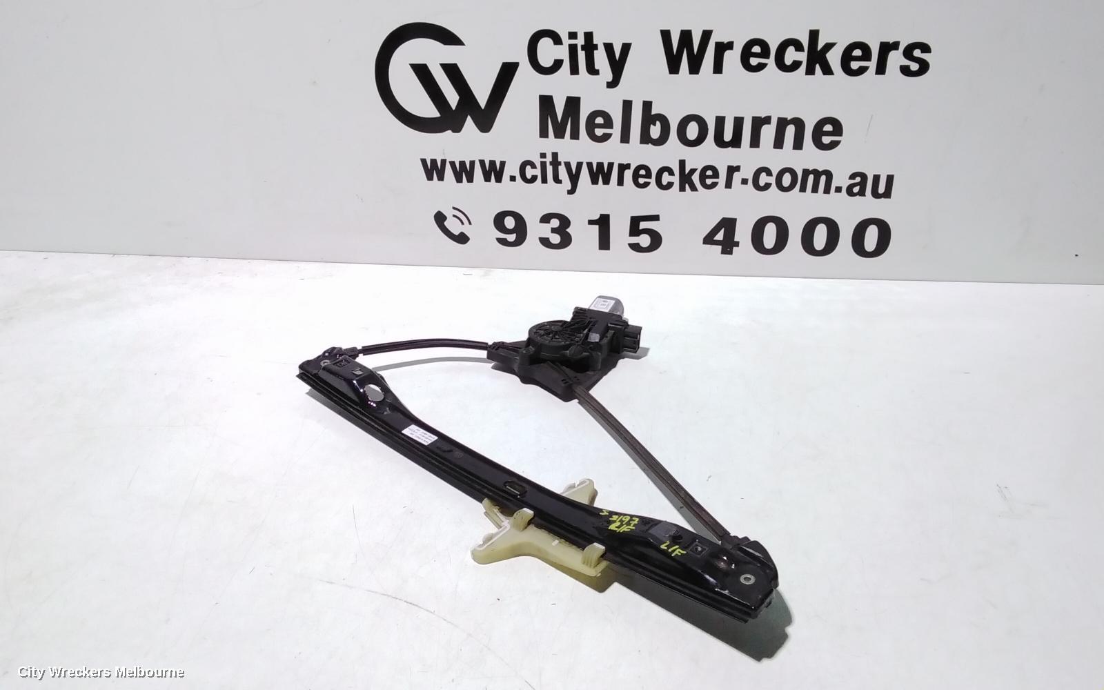 VOLKSWAGEN AMAROK RIGHT FRONT WINDOW REG/MOTOR, 2H, 10/2010 ONWARDS