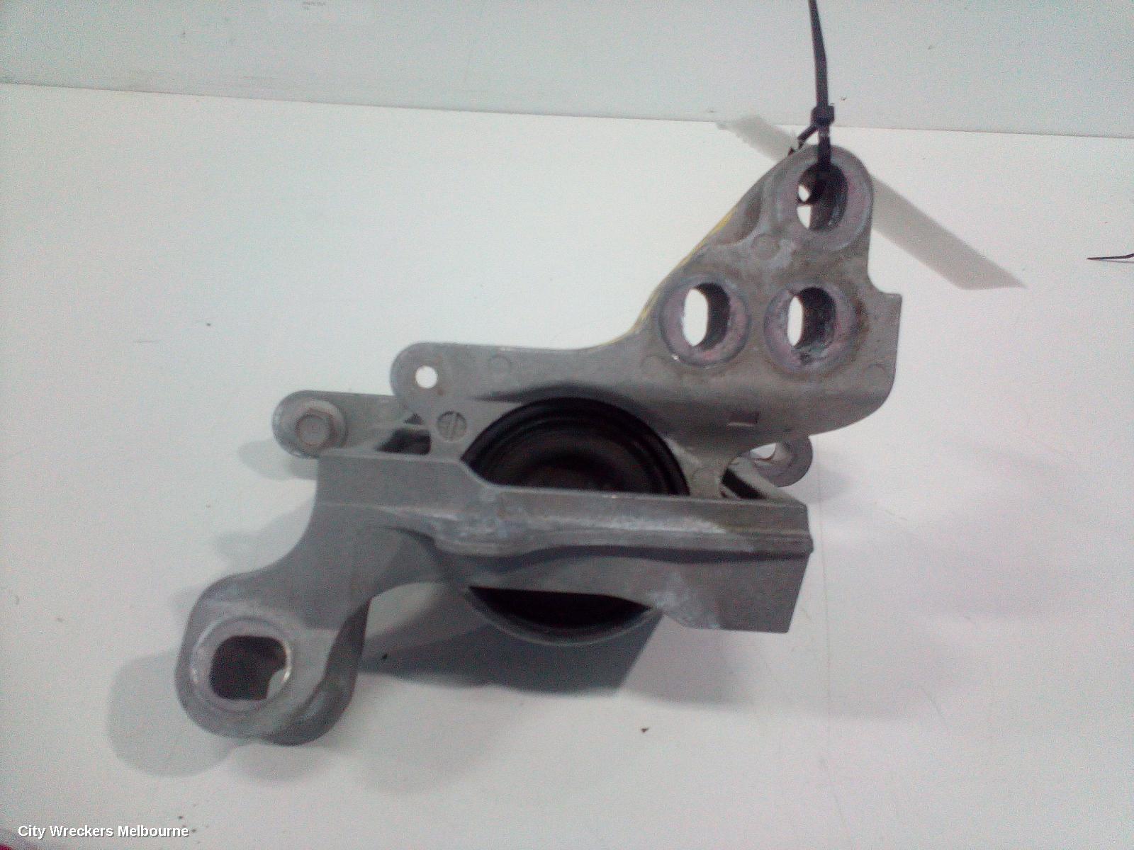 MAZDA CX3 MOUNT, DK, 03/2015 ONWARDS