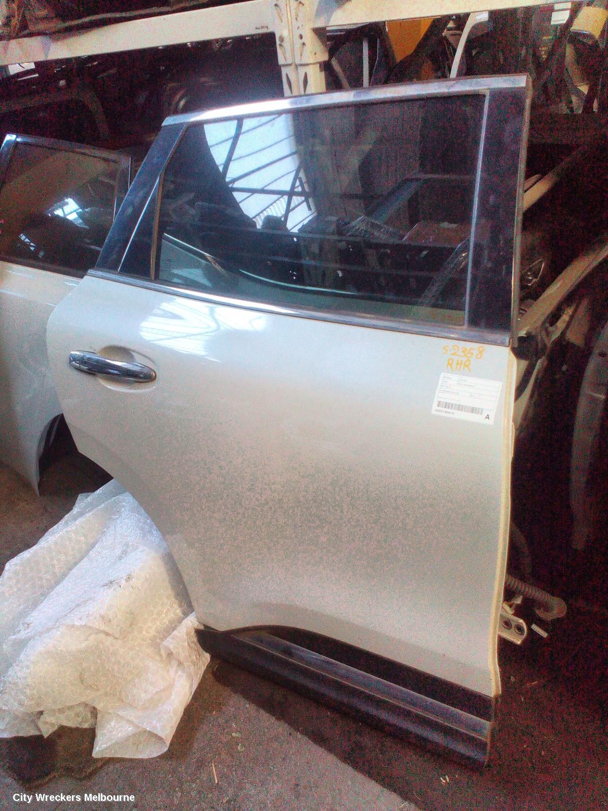 RENAULT KALEOS RIGHT REAR DOOR, XZG, 05/2016 ONWARDS