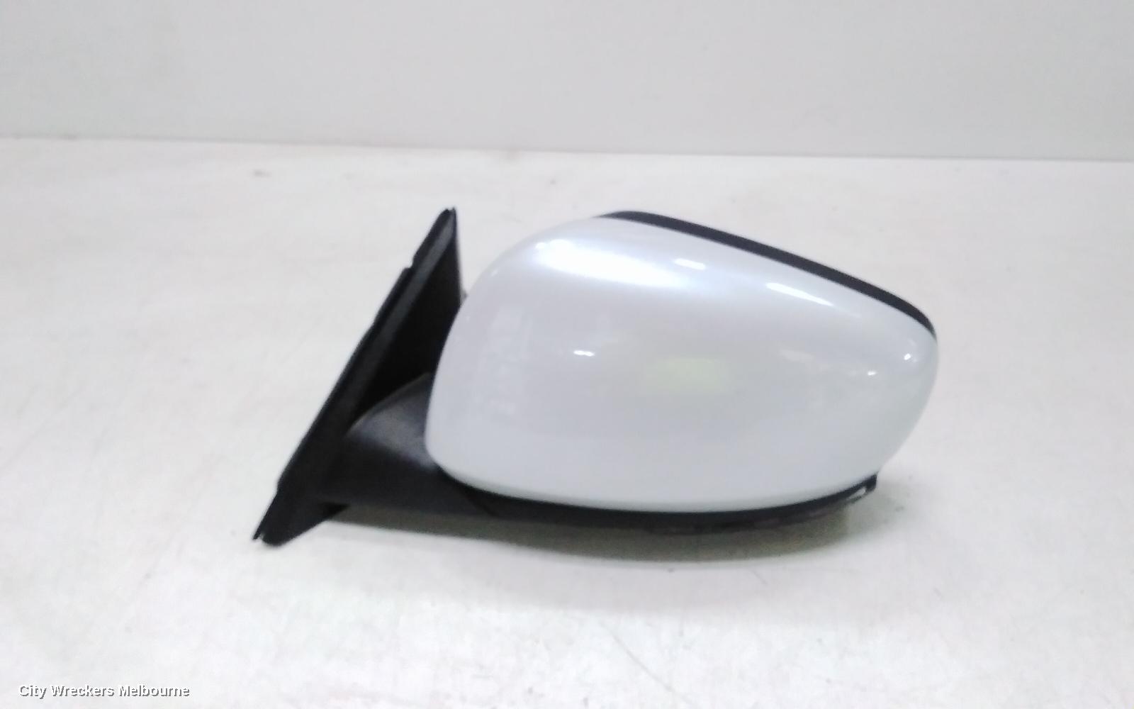RENAULT KALEOS LEFT DOOR MIRROR, XZG, W/ BLINDSPOT TYPE, 05/2016 - 05/2019