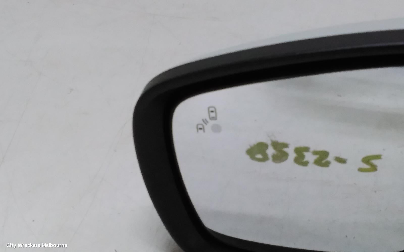 RENAULT KALEOS LEFT DOOR MIRROR, XZG, W/ BLINDSPOT TYPE, 05/2016 - 05/2019