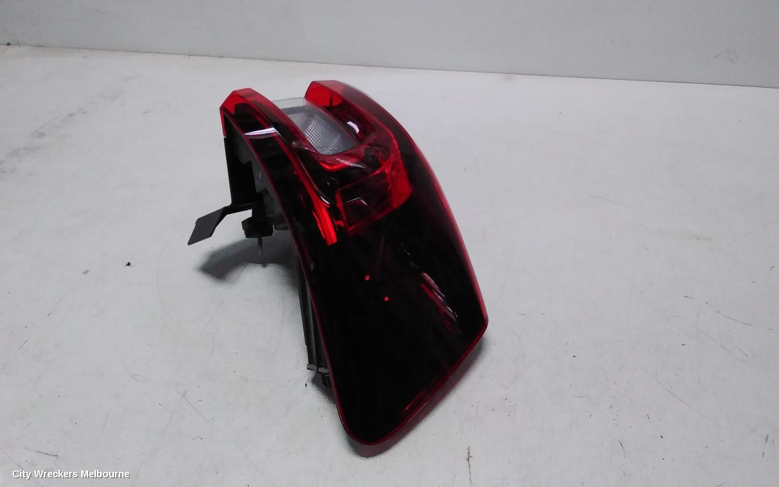 RENAULT KALEOS LEFT TAILLIGHT, XZG, IN BODY, NON LED REVERSE LIGHT TYPE, 05/2016 - 05/2023