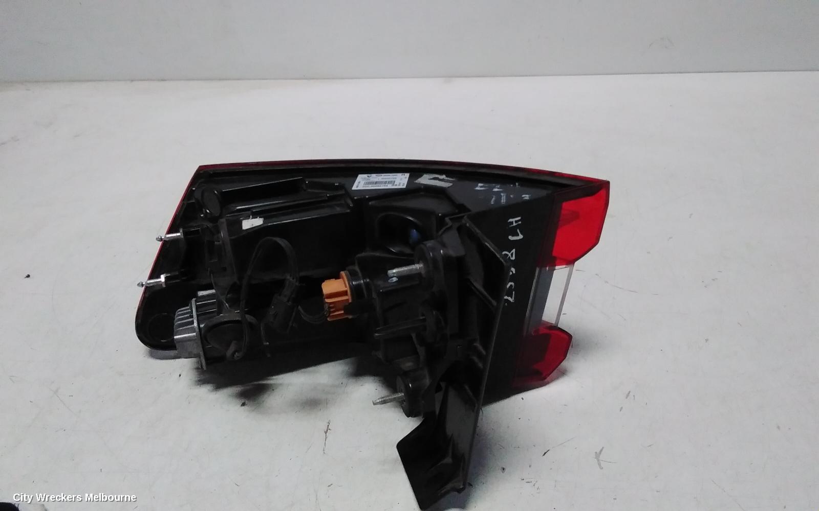 RENAULT KALEOS LEFT TAILLIGHT, XZG, IN BODY, NON LED REVERSE LIGHT TYPE, 05/2016 - 05/2023