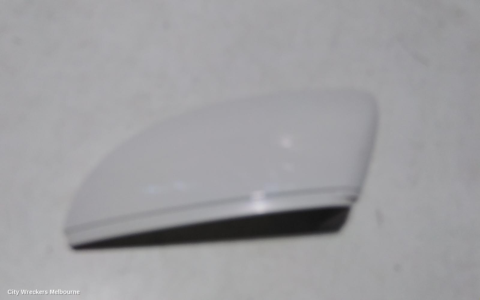 VOLKSWAGEN PASSAT LEFT DOOR MIRROR, 3C/MK6 B7, MANUAL FOLD, NON LANE CHANGE ASSIST TYPE (6XU/7Y0), 09/2010 - 05/2015