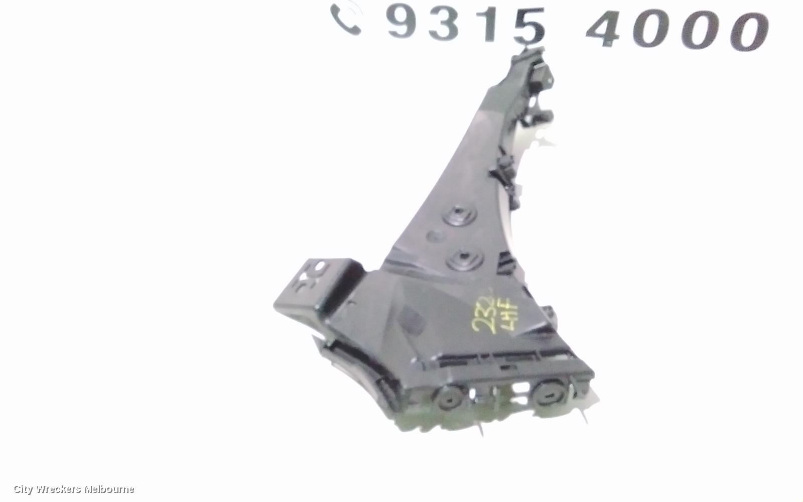 AUDI Q7, 4L, 09/2006 - 08/2015, LHF BAR BRAKET: 106969