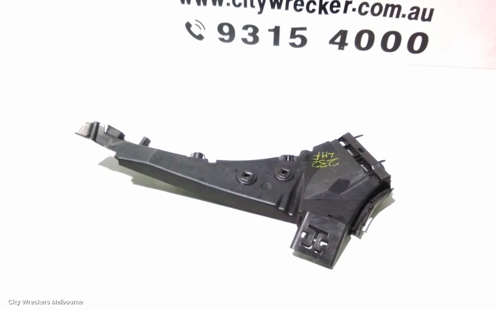 AUDI Q7, 4L, 09/2006 - 08/2015, LHF BAR BRAKET: 106969