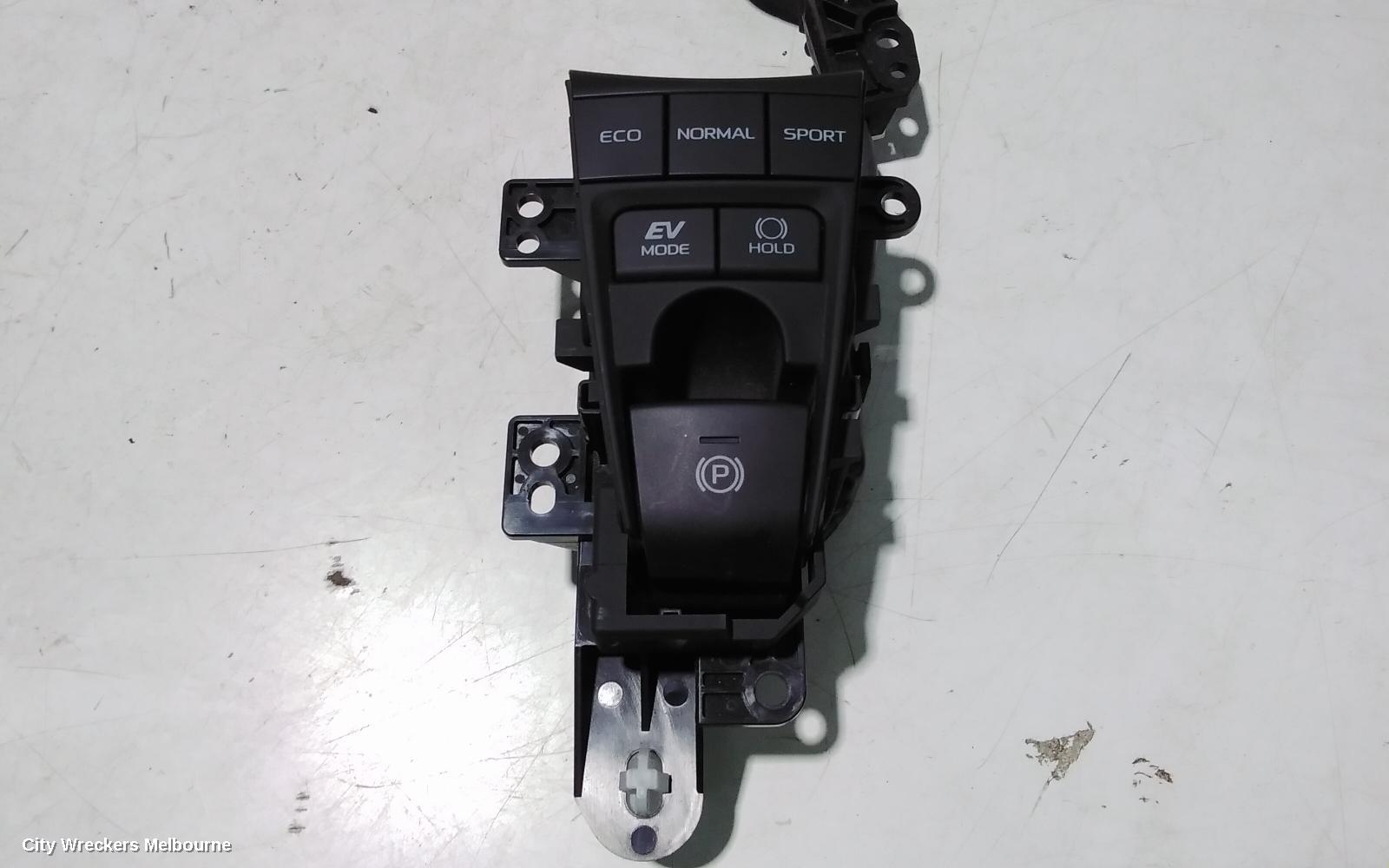 TOYOTA CAMRY HANDBRAKE LEVER, XV70, 09/2017 - 05/2024