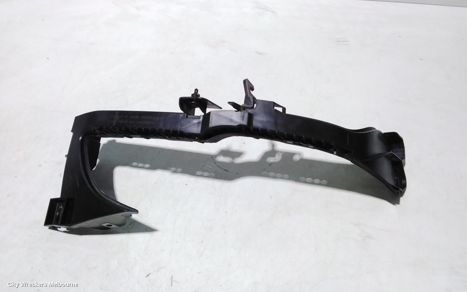 SUBARU WRX, V1, 03/2014 - 10/2021, RH HEADLIGHT BRAKET: 106986