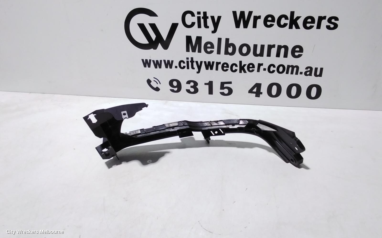 SUBARU WRX, V1, 03/2014 - 10/2021, RH HEADLIGHT BRAKET: 106986