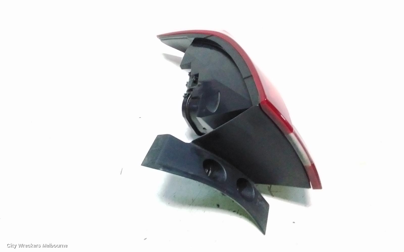 RENAULT CLIO RIGHT TAILLIGHT, X98, IN BODY, LED TYPE, 09/2013 - 10/2019