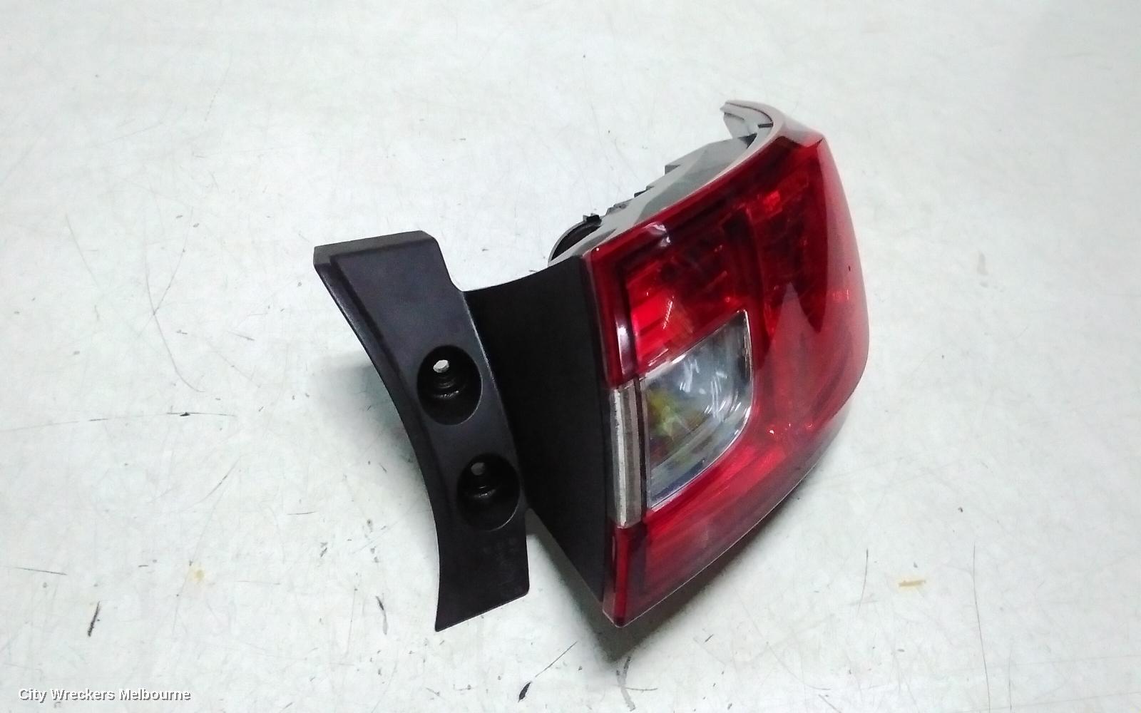 RENAULT CLIO RIGHT TAILLIGHT, X98, IN BODY, LED TYPE, 09/2013 - 10/2019