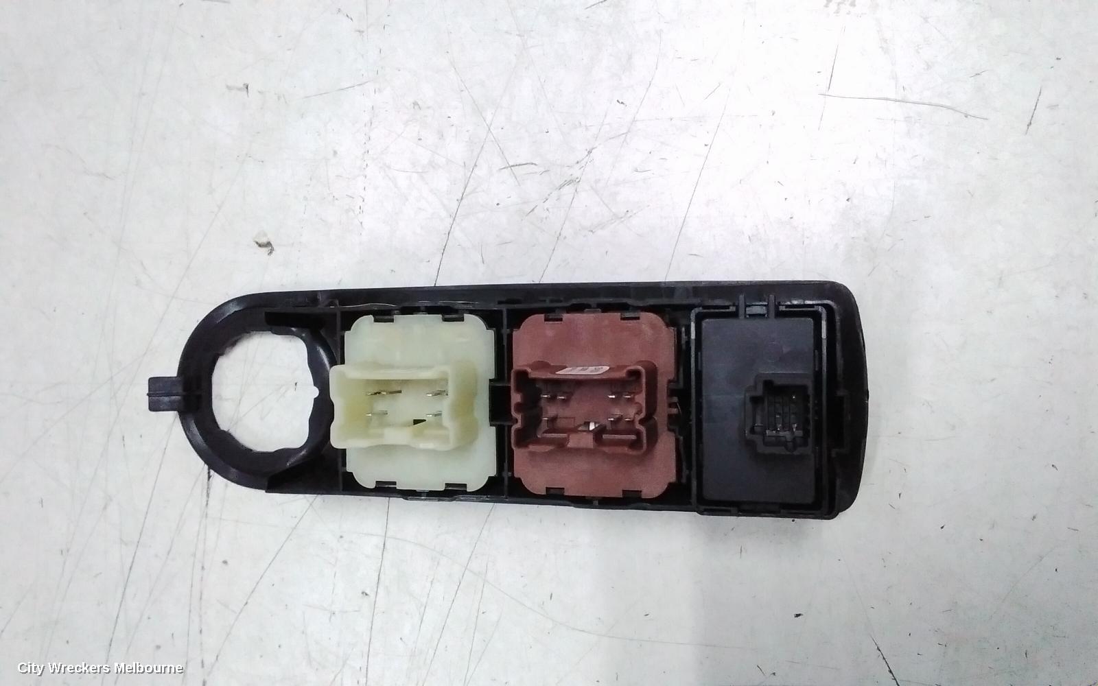RENAULT CLIO PWR DR WIND SWITCH, RH FRONT (MASTER SWITCH), 4DR, BARE SWITCH ONLY, X98, 09/2013 - 10/2019