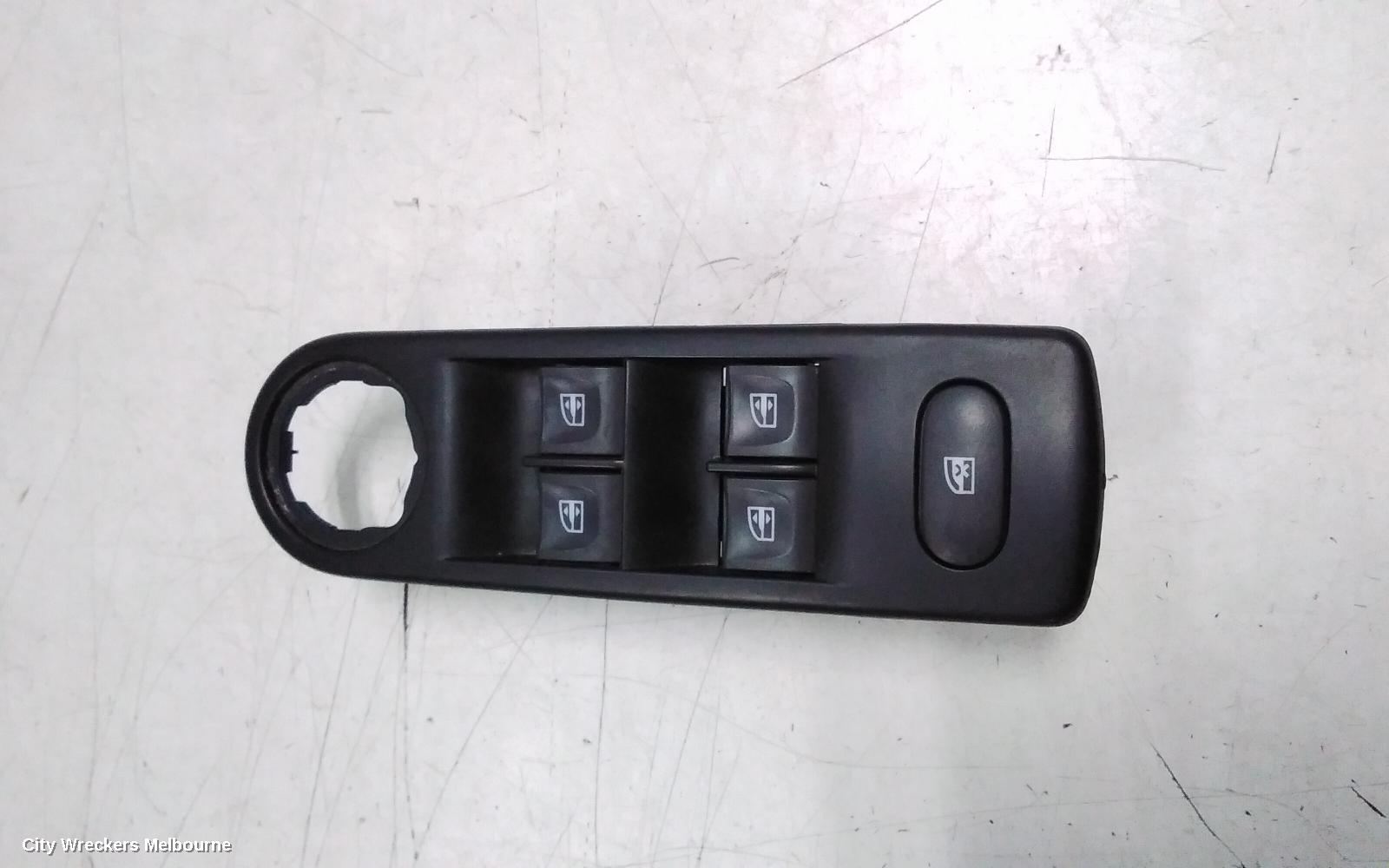 RENAULT CLIO PWR DR WIND SWITCH, RH FRONT (MASTER SWITCH), 4DR, BARE SWITCH ONLY, X98, 09/2013 - 10/2019