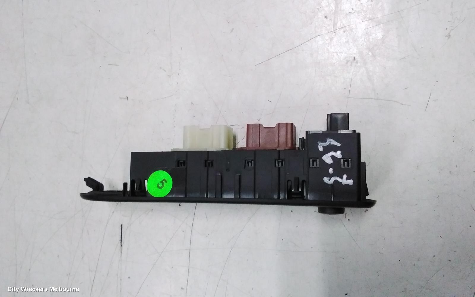 RENAULT CLIO PWR DR WIND SWITCH, RH FRONT (MASTER SWITCH), 4DR, BARE SWITCH ONLY, X98, 09/2013 - 10/2019