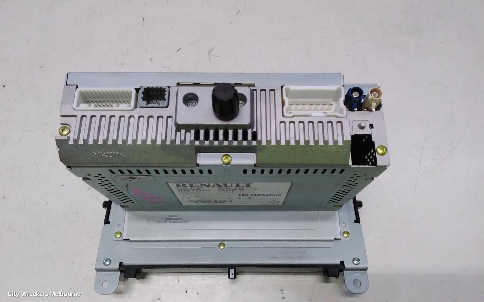 RENAULT CLIO RADIO/CD/DVD/SAT/TV, MEDIA NAV (NAV0G1), X98, 09/2013 - 10/2019