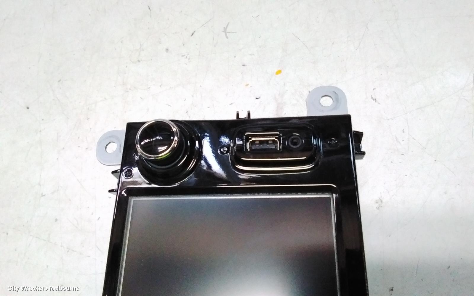 RENAULT CLIO RADIO/CD/DVD/SAT/TV, MEDIA NAV (NAV0G1), X98, 09/2013 - 10/2019