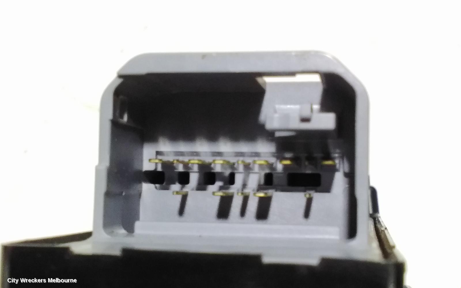 TOYOTA HIACE PWR DR WIND SWITCH, RH FRONT (MASTER SWITCH), TRH/KDH, 03/2005 - 02/2014