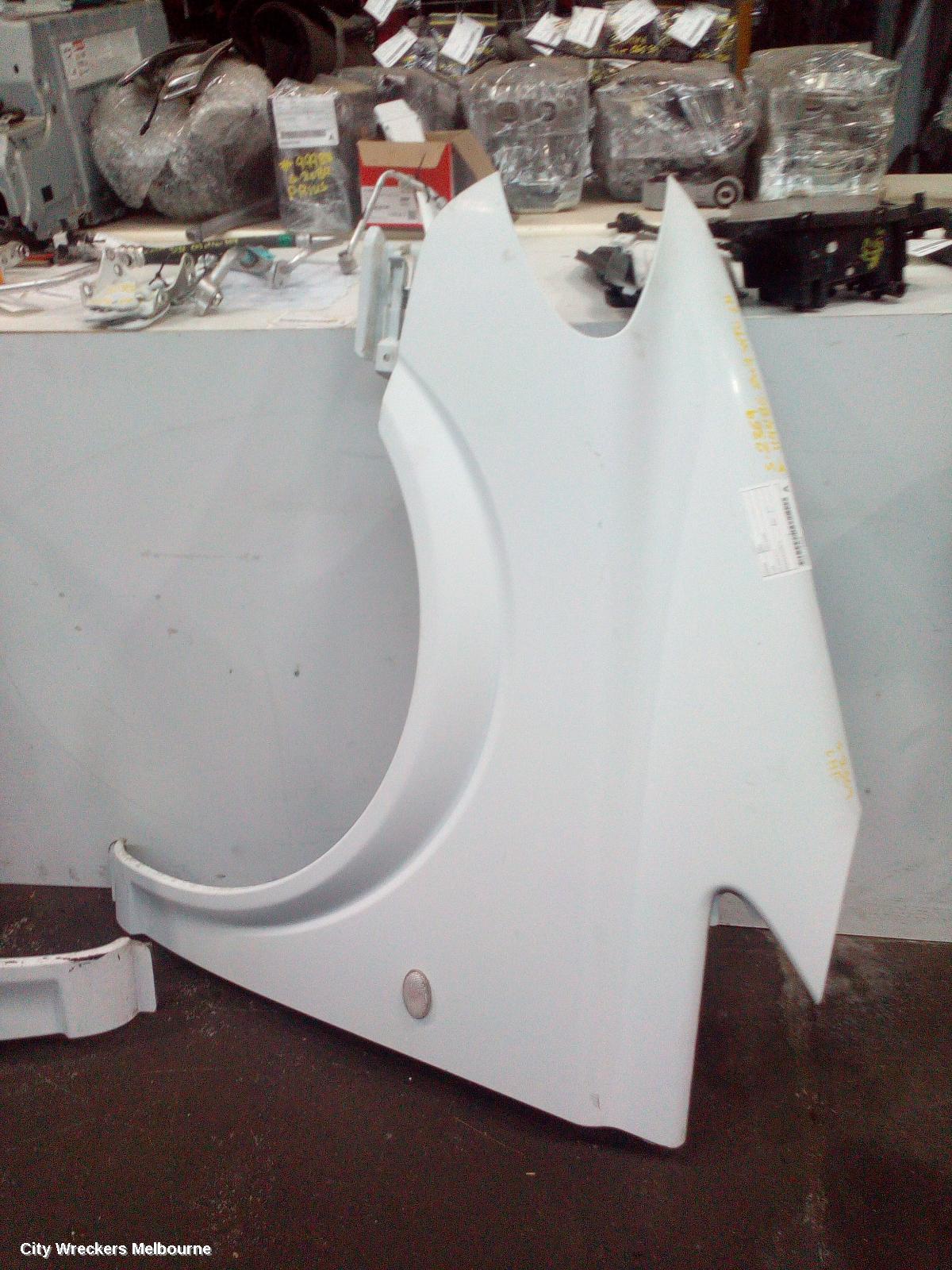 MERCEDES VITO LEFT GUARD, 639, 04/2004 - 01/2011