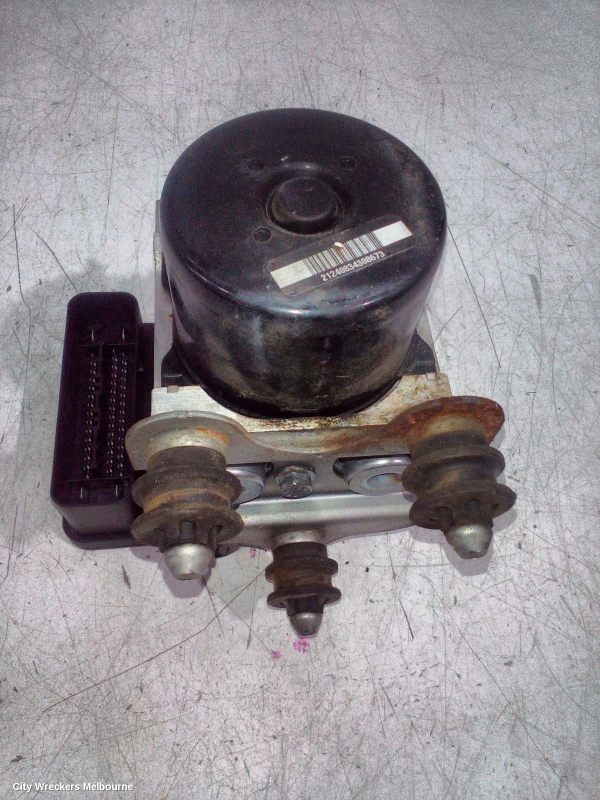 AUDI Q7 ABS PUMP/MODULATOR, 4L, P/N 4L0614517F, 09/2006 - 08/2015