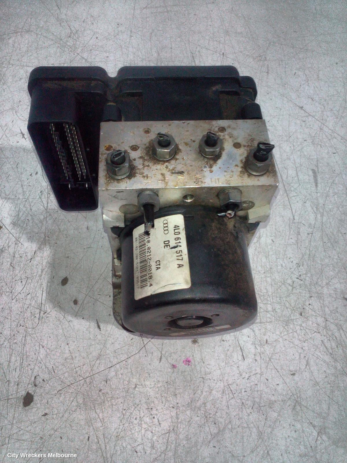 AUDI Q7 ABS PUMP/MODULATOR, 4L, P/N 4L0614517F, 09/2006 - 08/2015