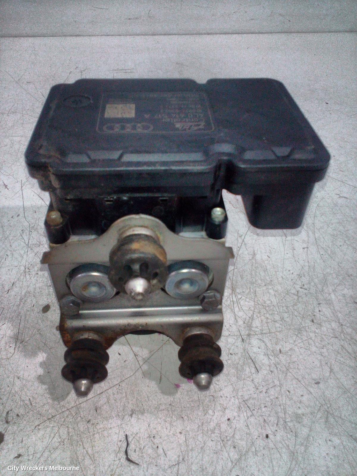 AUDI Q7 ABS PUMP/MODULATOR, 4L, P/N 4L0614517F, 09/2006 - 08/2015