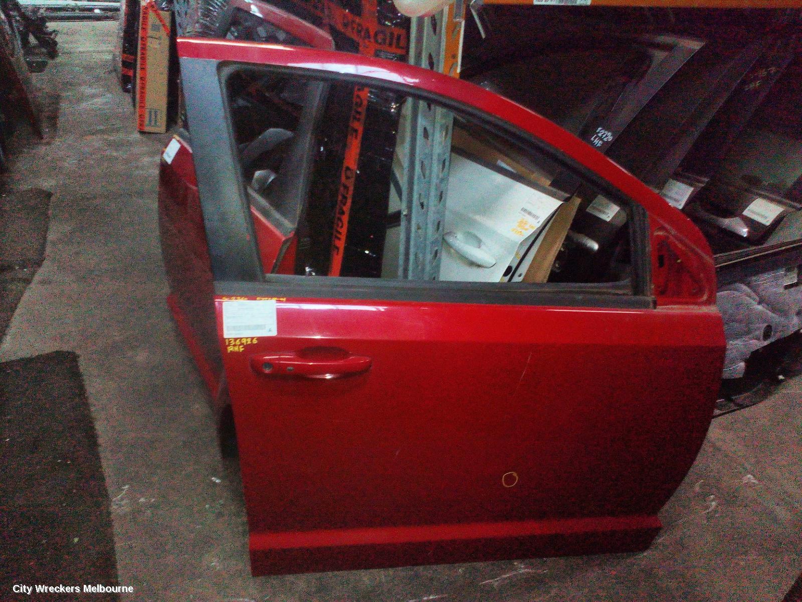 FIAT FREEMONT RIGHT FRONT DOOR, JF, 04/2013 - 01/2017
