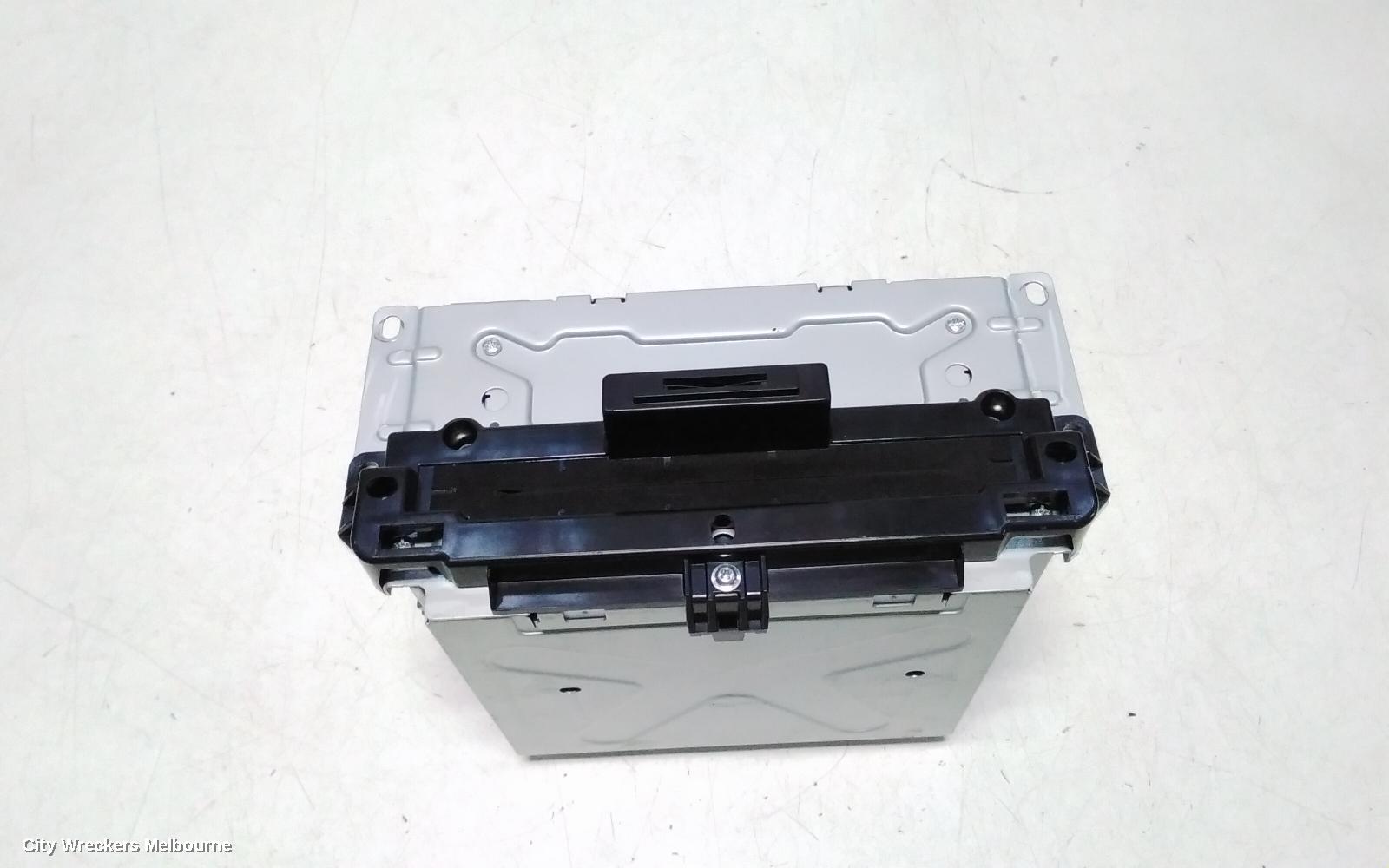 FIAT FREEMONT RADIO/CD/DVD/SAT/TV, DISPLAY UNIT, 8.4IN W/ SAT NAV TYPE, JF, 04/2013 - 01/2017