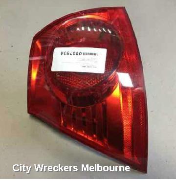 VOLKSWAGEN GOLF LEFT HEADLAMP, GEN 5, HALOGEN, CHROME INSERT TYPE, 07/2004 - 02/2009