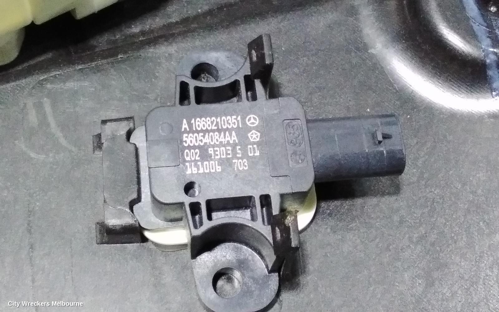 MERCEDES CLA CLASS RIGHT REAR WND REG/MOTOR, C117, 10/2013 - 02/2019