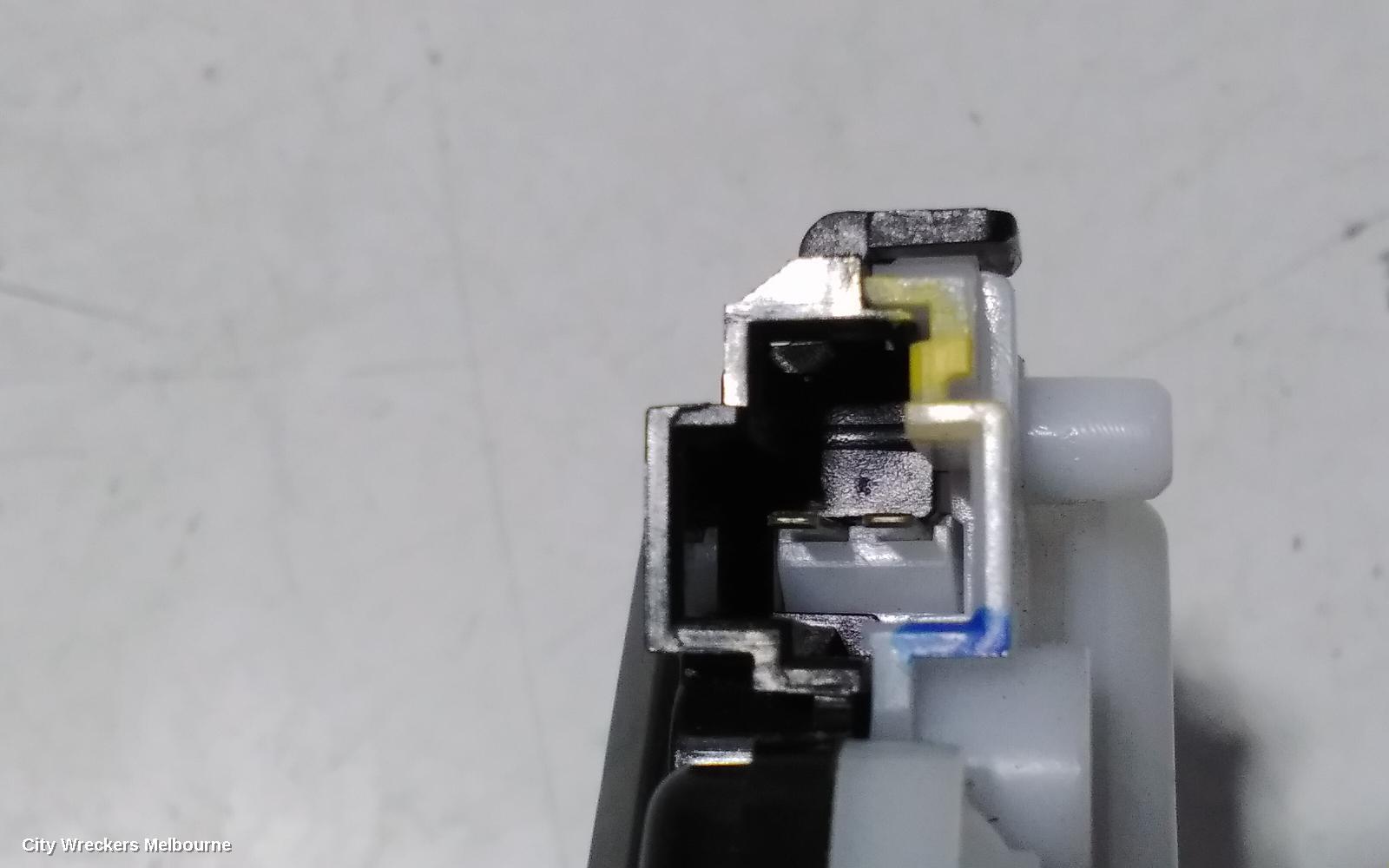 TOYOTA KLUGER FUEL DOOR / FILLER, XU50 SERIES, 03/2014 - 02/2021
