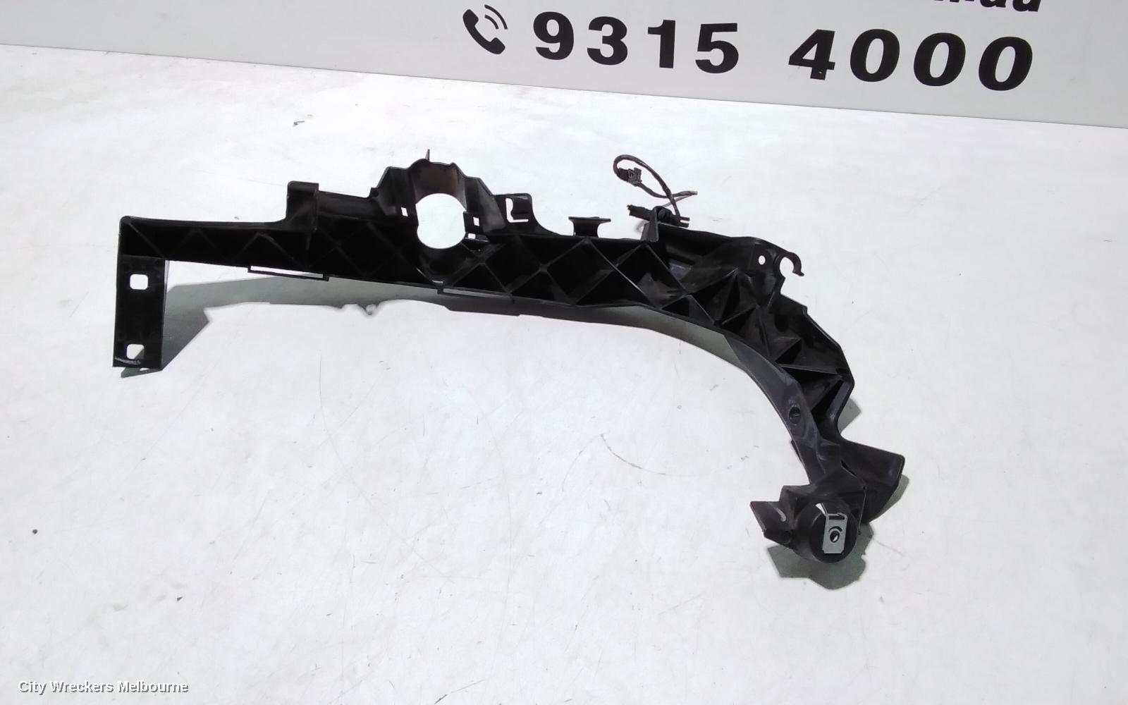 BMW 3 SERIES, E90, SEDAN, 03/2005 - 12/2013, LH HEADLIGHT BRAKET: 107281