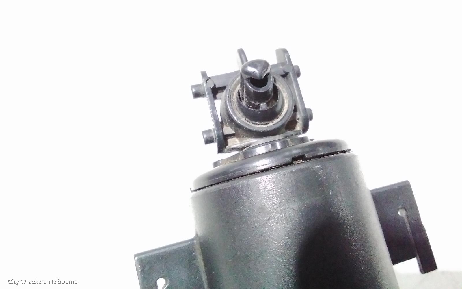 BMW 3 SERIES WASHER JET, E90, 03/2005 - 12/2013