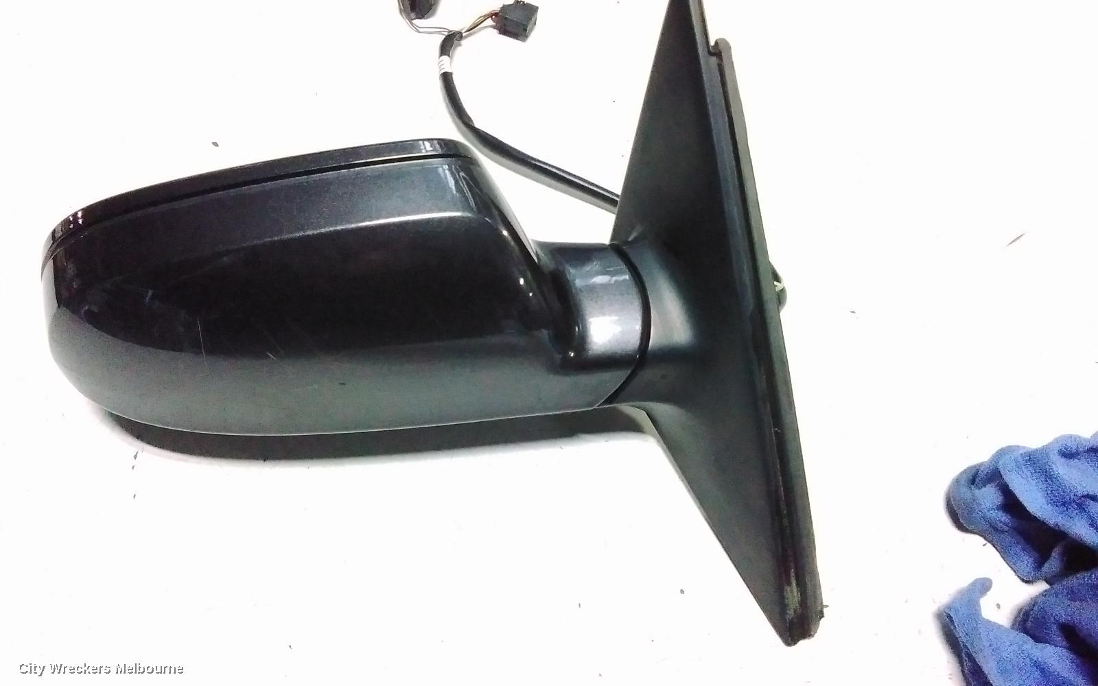 AUDI A4 RIGHT DOOR MIRROR, B8 8K, A4/S4, MANUAL FOLD, NO LANE CHANGE ASSIST TYPE, 2 PLUG (6/2 WIRE), 05/2009 - 01/2016