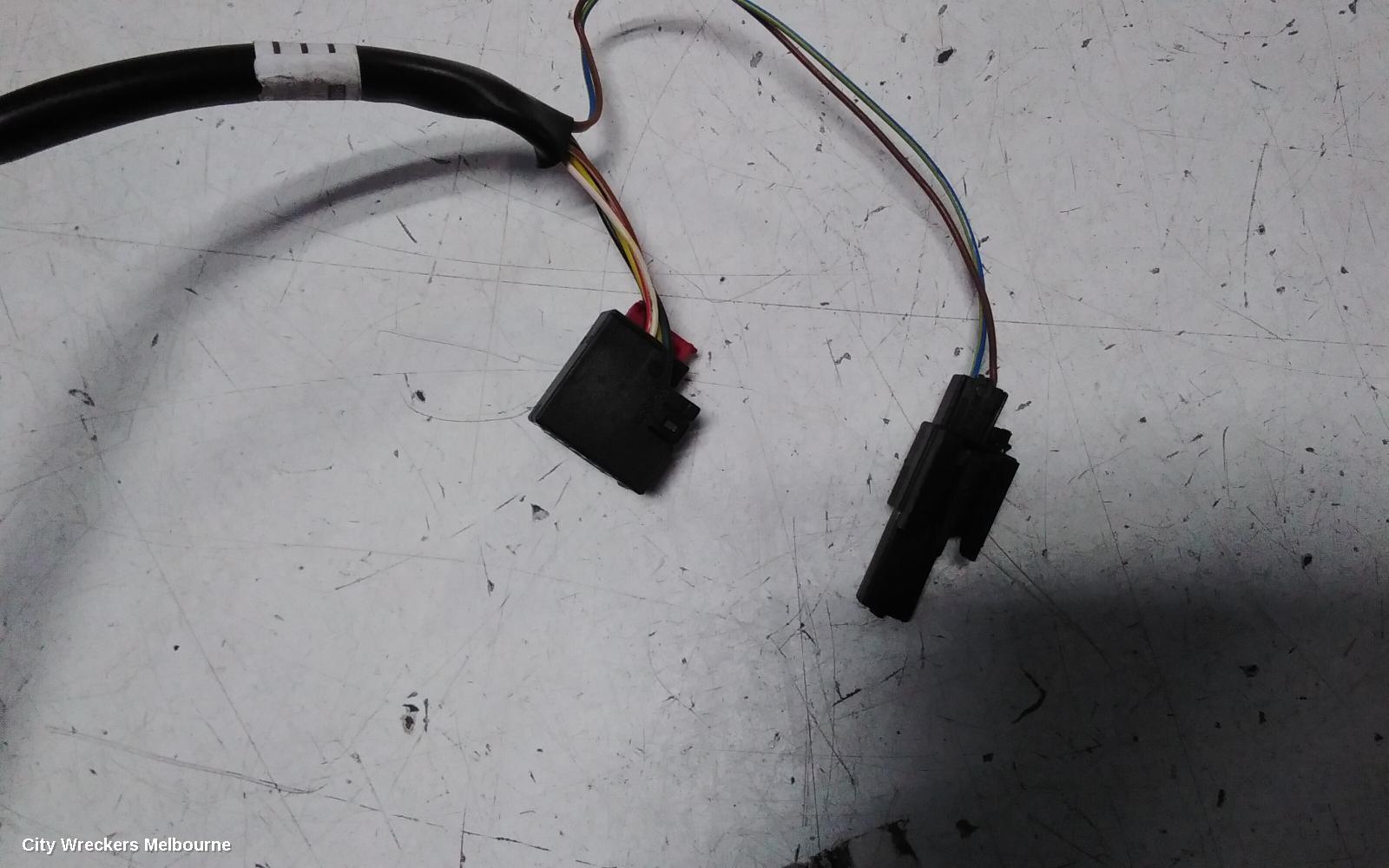 AUDI A4 RIGHT DOOR MIRROR, B8 8K, A4/S4, MANUAL FOLD, NO LANE CHANGE ASSIST TYPE, 2 PLUG (6/2 WIRE), 05/2009 - 01/2016