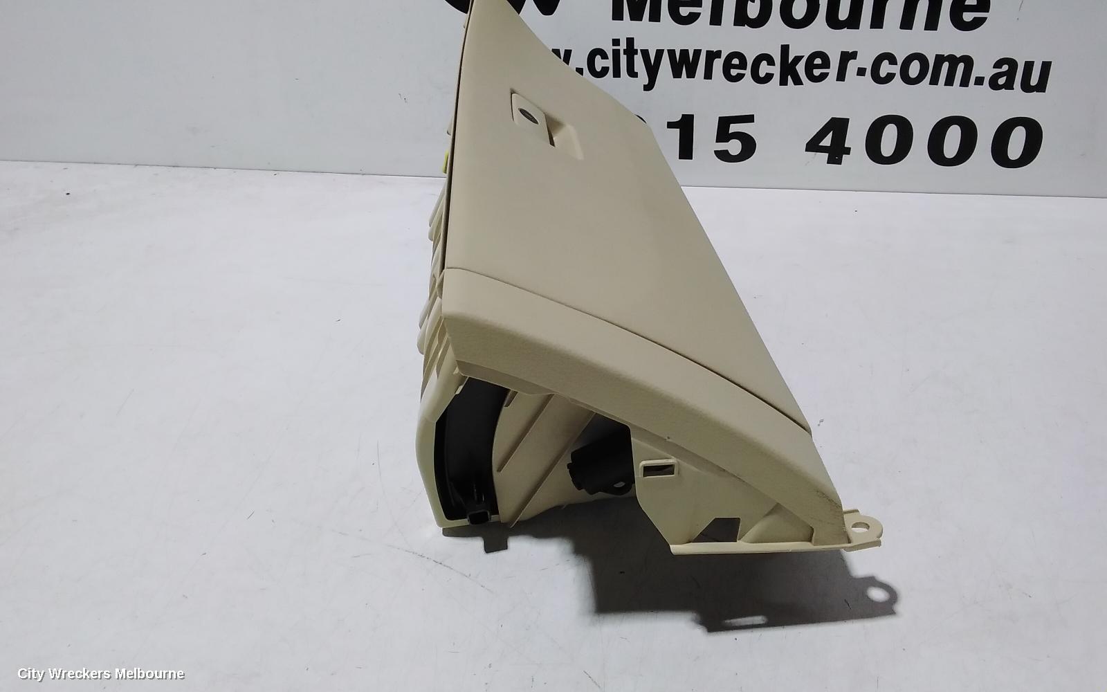 TOYOTA KLUGER GLOVE BOX, XU50 SERIES, 03/2014 - 02/2021