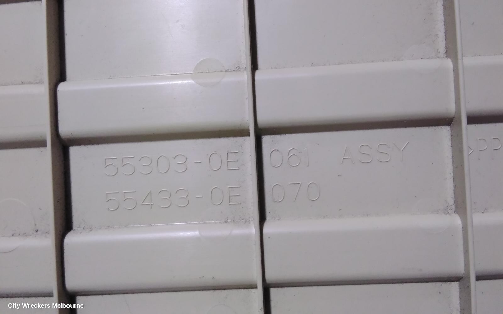 TOYOTA KLUGER GLOVE BOX, XU50 SERIES, 03/2014 - 02/2021