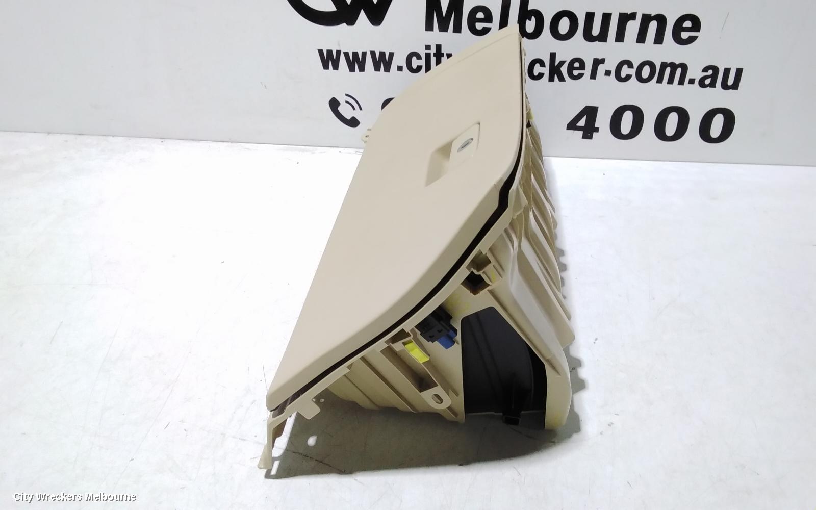 TOYOTA KLUGER GLOVE BOX, XU50 SERIES, 03/2014 - 02/2021