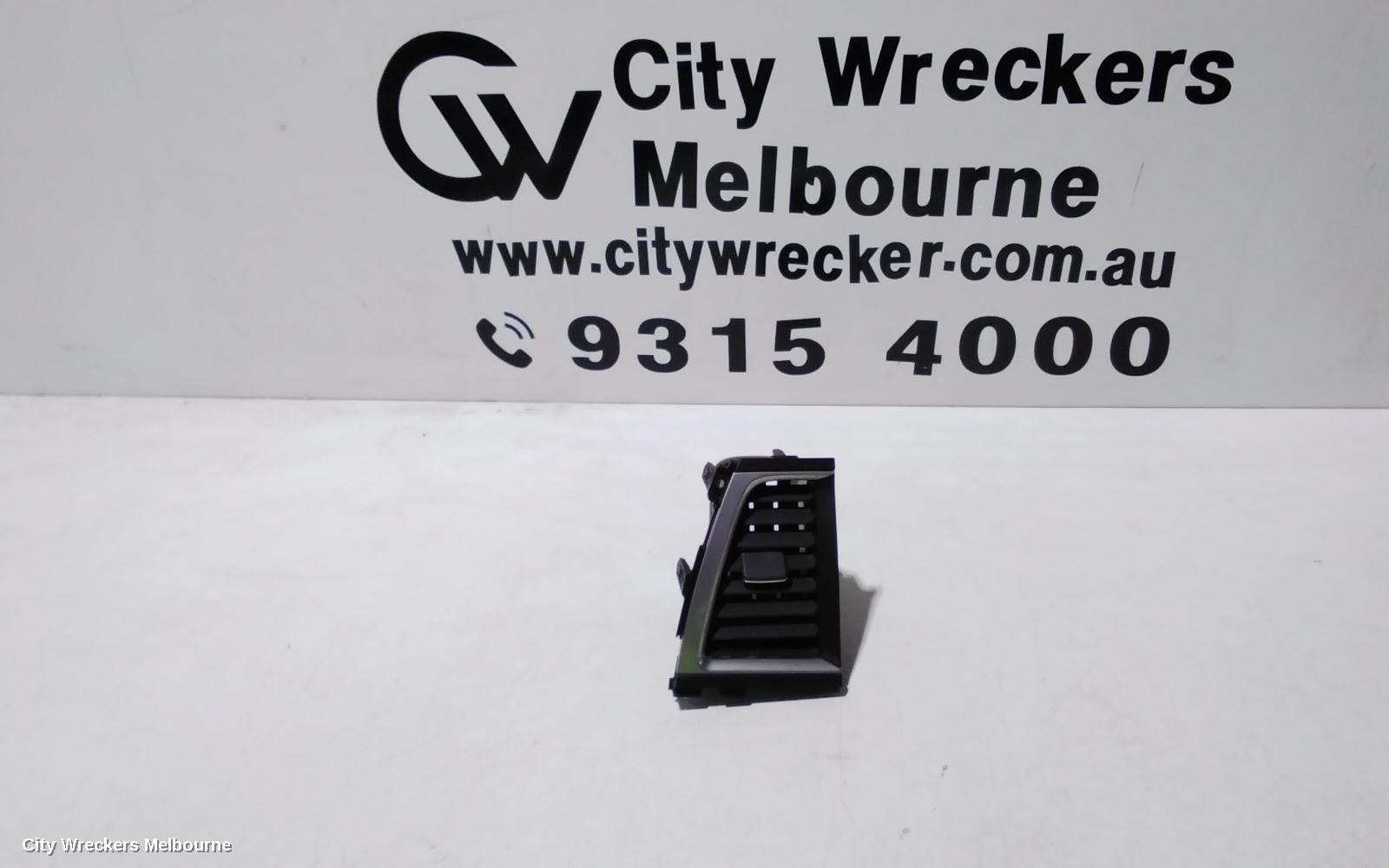 TOYOTA KLUGER, XU50 SERIES, 03/2014 - 02/2021, LEFT CENTER AIRVENT : 107330