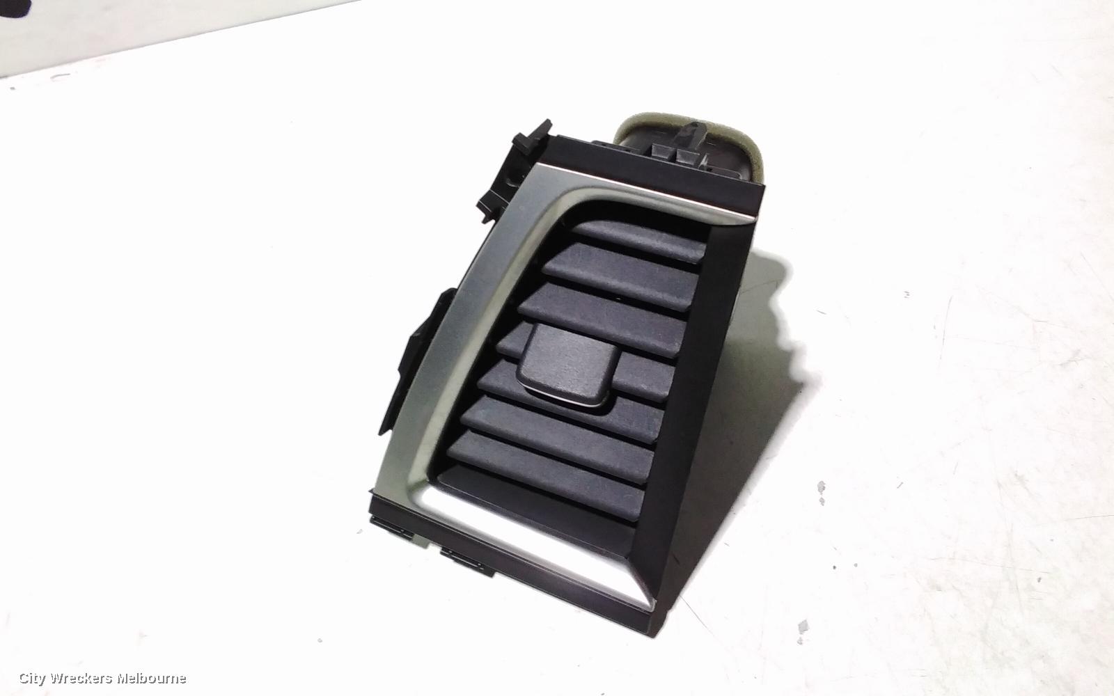 TOYOTA KLUGER, XU50 SERIES, 03/2014 - 02/2021, LEFT CENTER AIRVENT : 107330