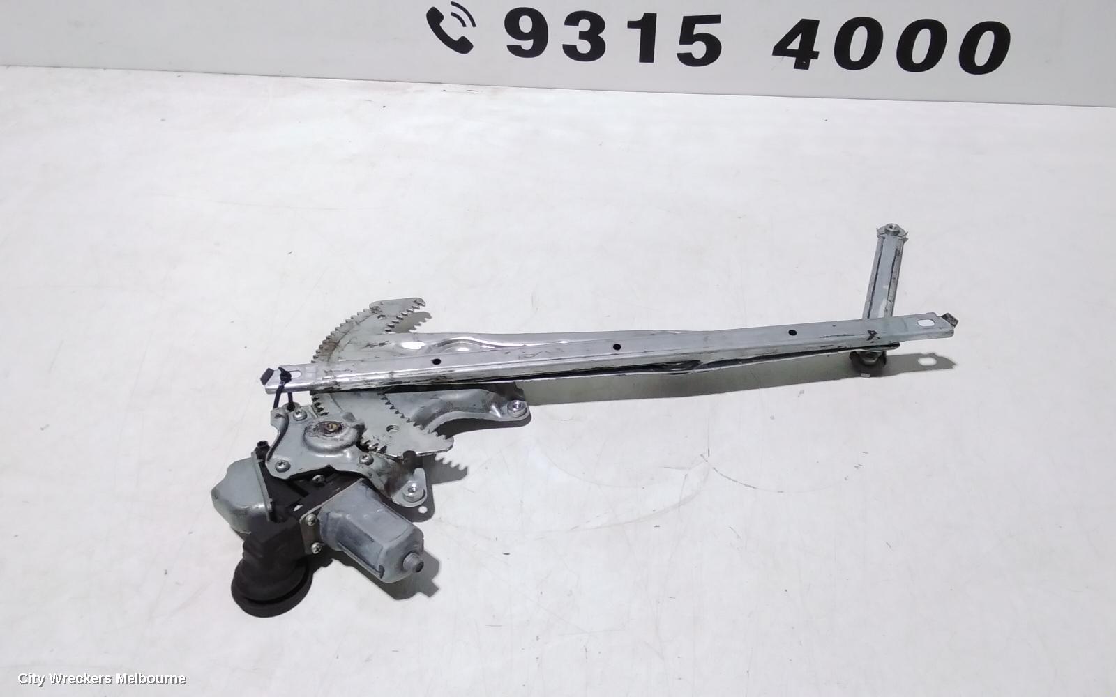 TOYOTA KLUGER RIGHT FRONT WINDOW REG/MOTOR, XU50 SERIES, 12/2013 - 02/2021